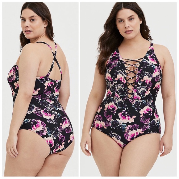 TORRID Deep V lattice front bathing suit, 2X.